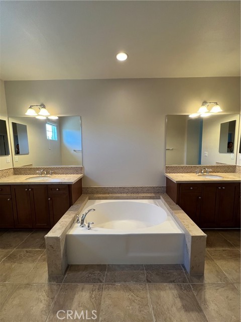 Detail Gallery Image 17 of 29 For 2303 Jefferson St #1210,  Torrance,  CA 90501 - 3 Beds | 3 Baths