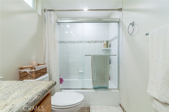 Image 11 of 34 For 10838 Burnet Avenue