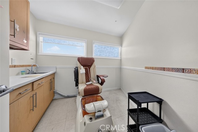  Commercial for Sale in Burbank, California
