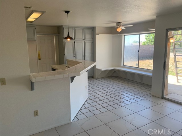 Detail Gallery Image 7 of 22 For 3205 Hyatt Rd, San Bernardino,  CA 92407 - 4 Beds | 3 Baths