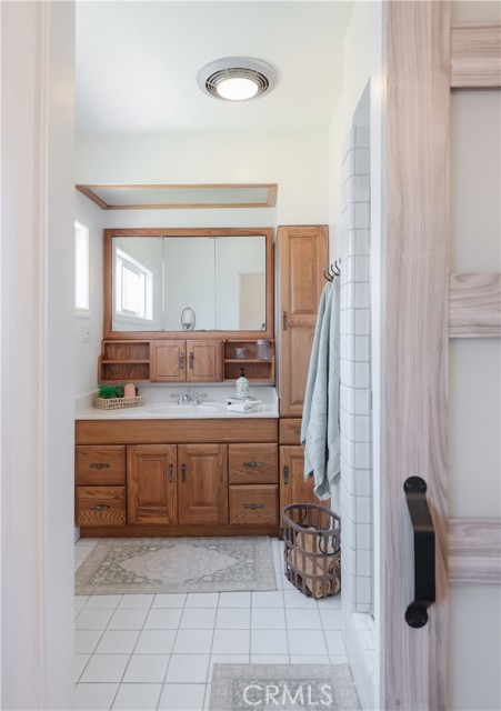 1004 Firmona Avenue, Redondo Beach CA: https://media.crmls.org/medias/1b5da9c8-6fb4-45b2-a24c-3d785793043b.jpg