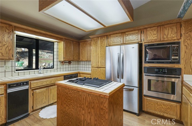 Detail Gallery Image 21 of 63 For 20332 Lakeview Dr, Lakehead,  CA 96051 - 3 Beds | 2/1 Baths