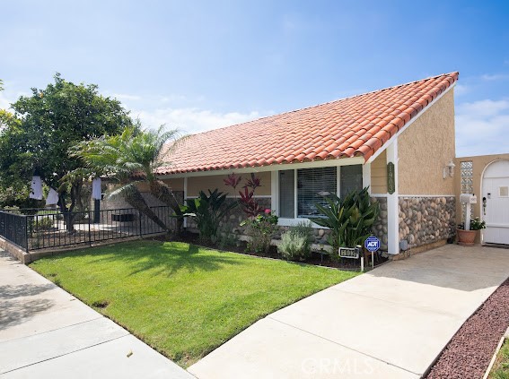 Image 2 for 1903 Alsuna Ln, Huntington Beach, CA 92648