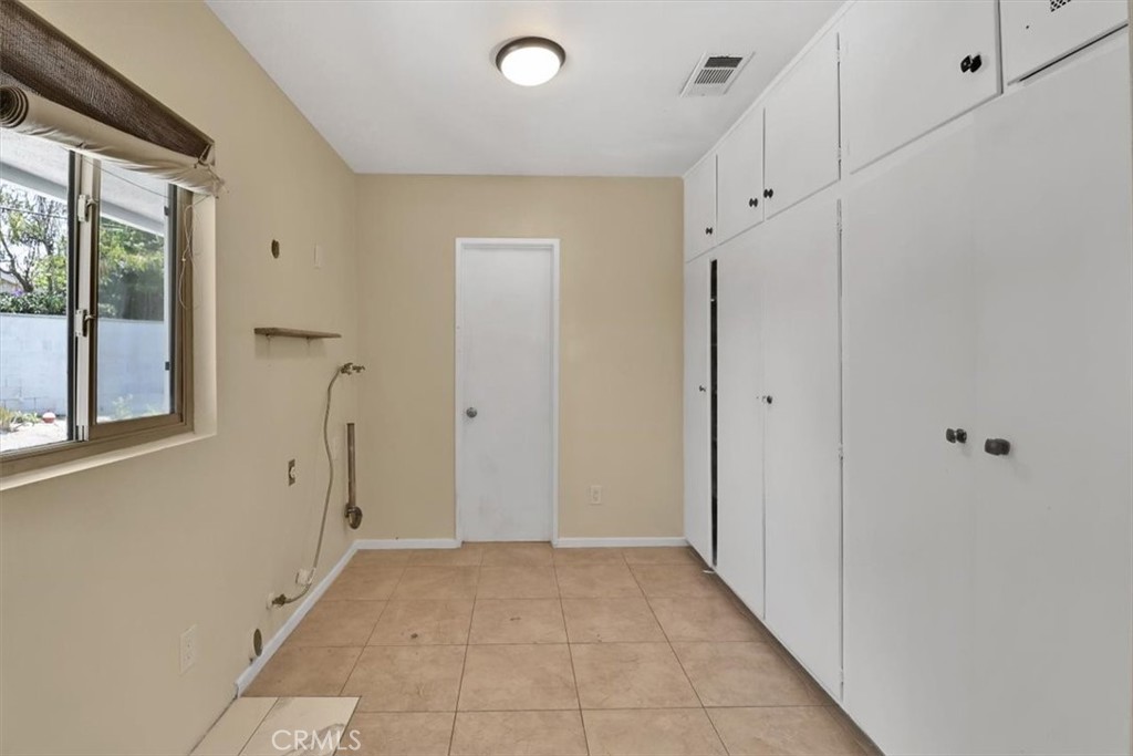 1b5effb7 F259 4510 9757 E349b7060d2b