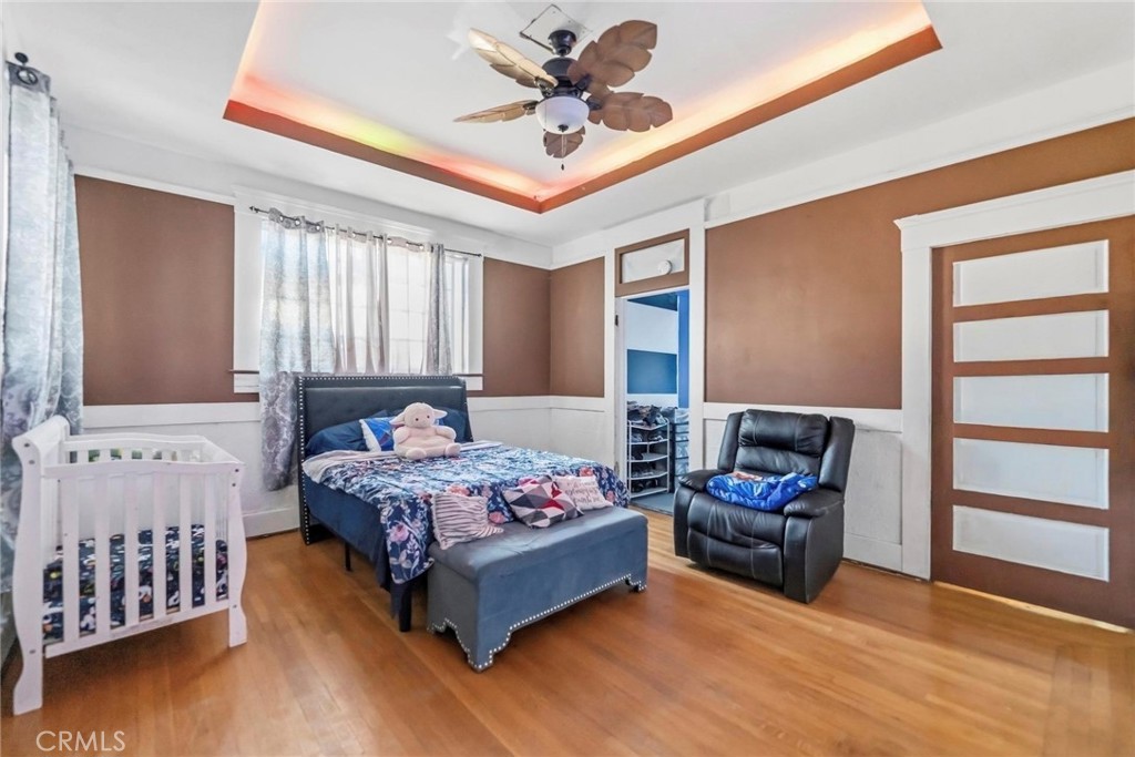 https://media.crmls.org/medias/1b5f90f9-6048-47aa-b04d-083506a19eb5.jpg?preset=X-Large