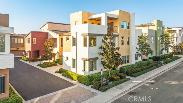 Detail Gallery Image 2 of 49 For 133 Denali, Lake Forest,  CA 92630 - 4 Beds | 4/1 Baths