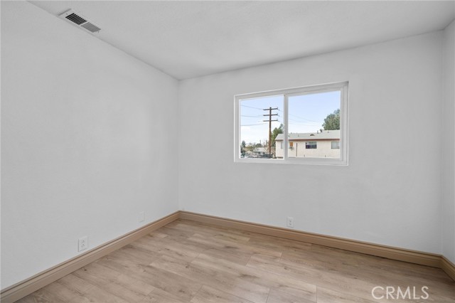 Detail Gallery Image 8 of 25 For 347 N Eucalyptus #24,  Rialto,  CA 92376 - 3 Beds | 2/1 Baths