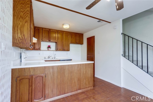 Detail Gallery Image 7 of 50 For 1845 Anaheim Ave 16c,  Costa Mesa,  CA 92627 - 3 Beds | 2 Baths