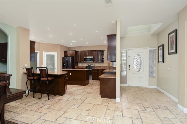 Detail Gallery Image 5 of 40 For 30938 Emperor, Canyon Lake,  CA 92587 - 4 Beds | 3 Baths