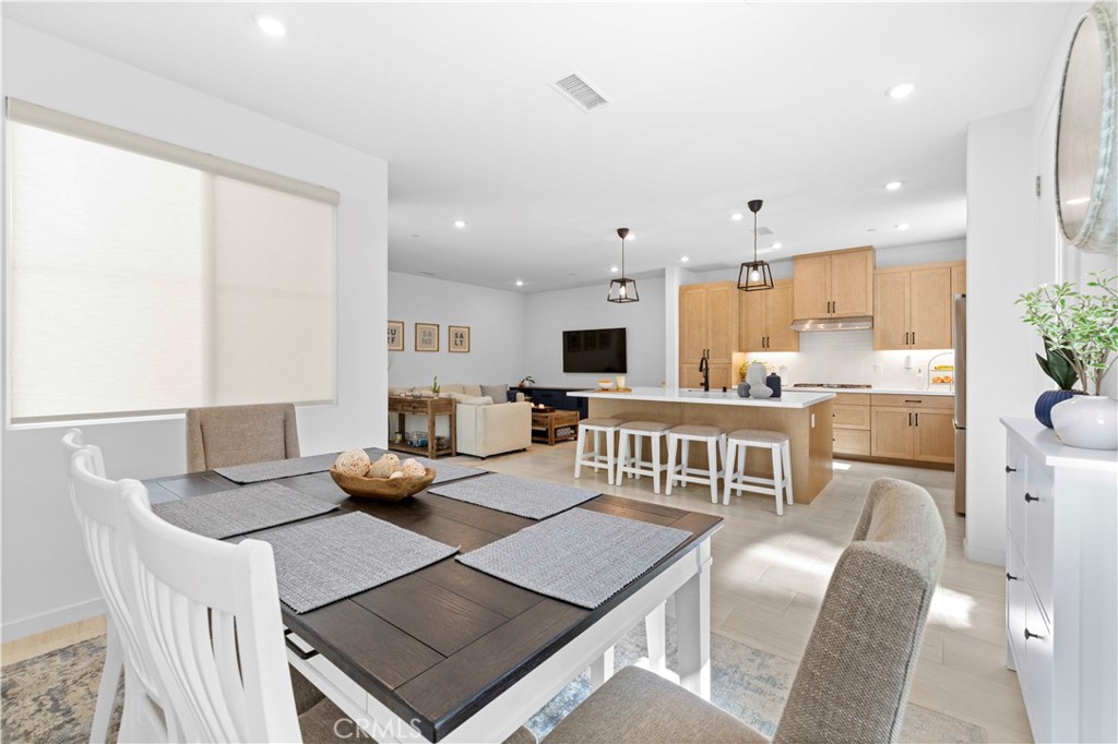 MLS #SR25228736 image #4