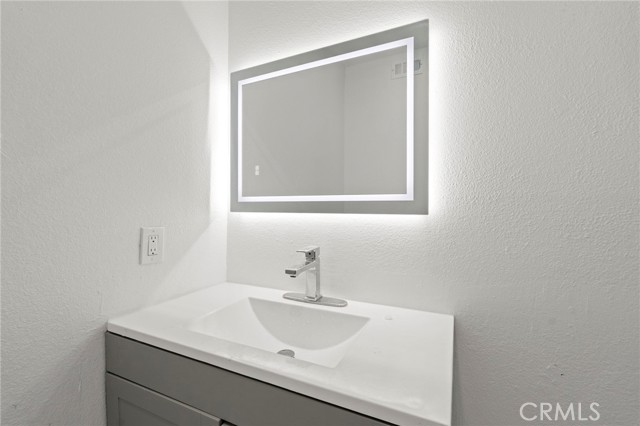 Detail Gallery Image 38 of 45 For 16511 Halsey, Granada Hills,  CA 91344 - 5 Beds | 3 Baths