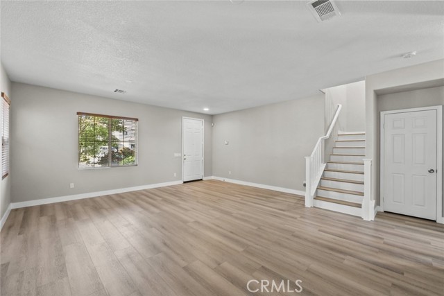 Detail Gallery Image 6 of 41 For 2455 Delicious Ln, Palmdale,  CA 93551 - 4 Beds | 3 Baths