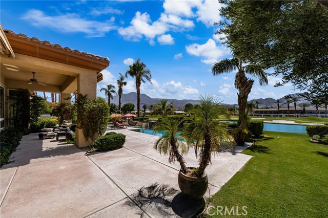 56102 Baltusrol, La Quinta CA: https://media.crmls.org/medias/1b64bc41-5eea-4259-9af4-8627fcb2b460.jpg