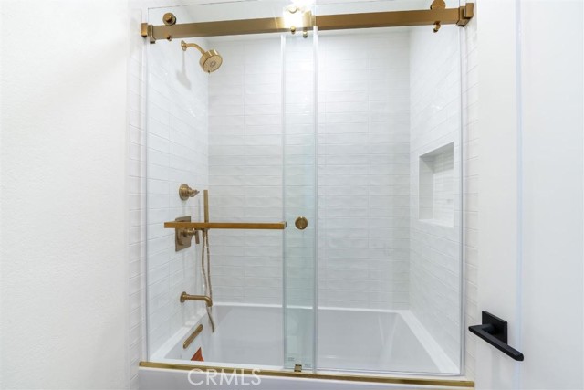 Detail Gallery Image 15 of 30 For 320 Villa Point, Newport Beach,  CA 92660 - 2 Beds | 2 Baths