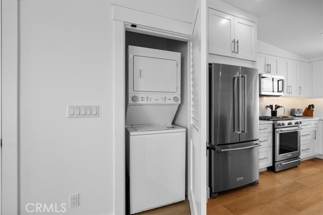 2406 Silverstrand Avenue, Hermosa Beach CA: https://media.crmls.org/medias/1b64e0ef-f9f3-4560-af86-d70b16e688ed.jpg