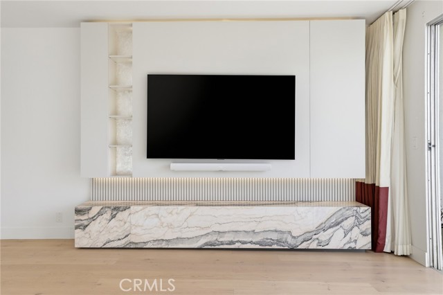 Detail Gallery Image 11 of 37 For 321 S San Vicente Bld #604,  Los Angeles,  CA 90048 - 2 Beds | 2 Baths