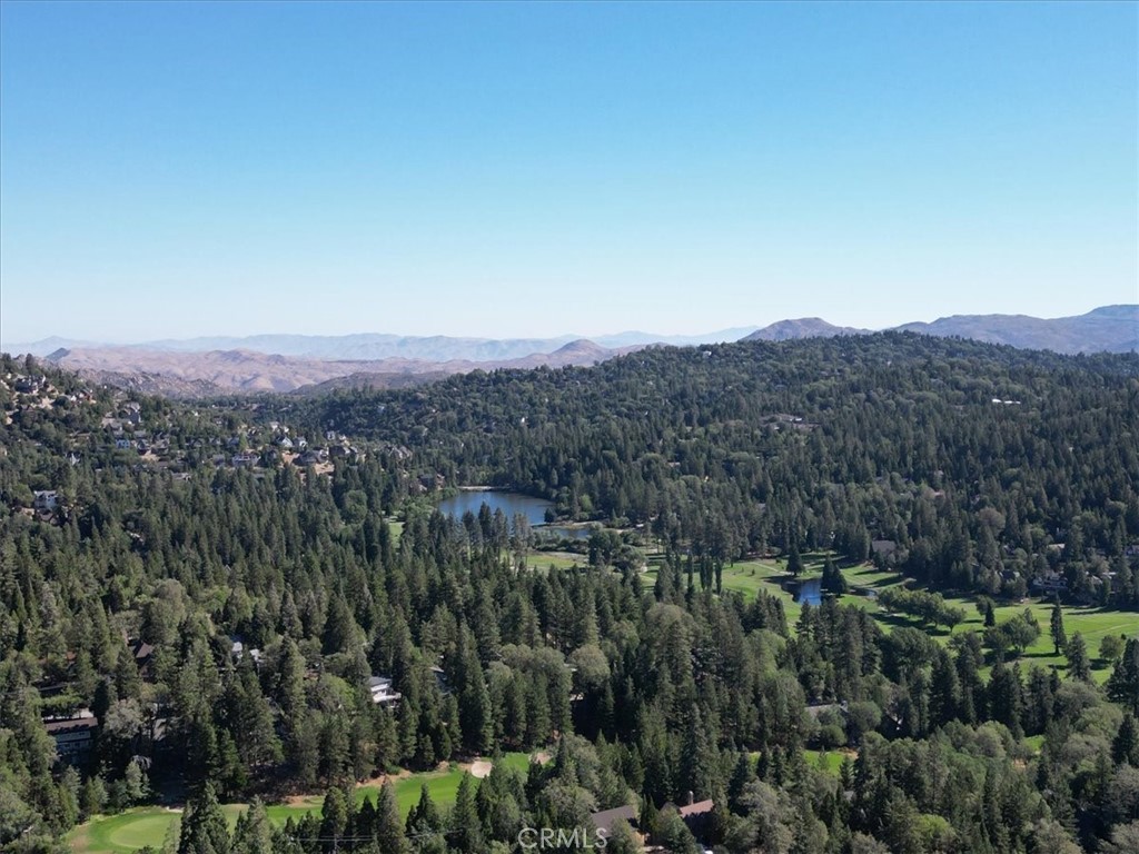 https://media.crmls.org/medias/1b6534c8-2c07-45fb-a745-362a37babb0f.jpg?preset=X-Large