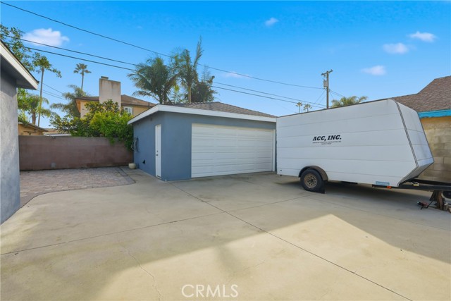 2516 185th, Redondo Beach CA: https://media.crmls.org/medias/1b65f2da-9a2e-477c-86dd-d364c1ca9c99.jpg