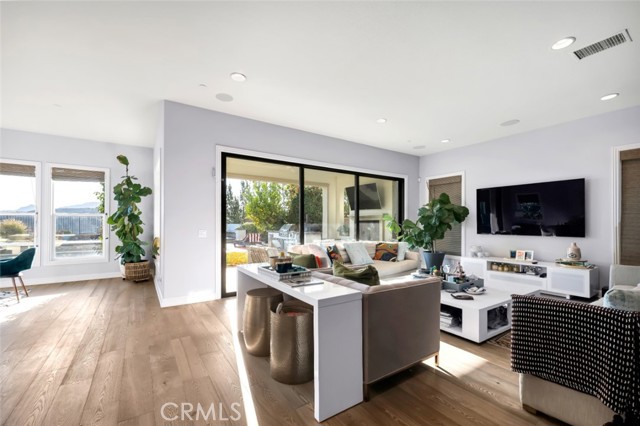 11929 Ricasoli Way, Porter Ranch CA: https://media.crmls.org/medias/1b663f0e-eb02-4303-b129-0db8157b165d.jpg