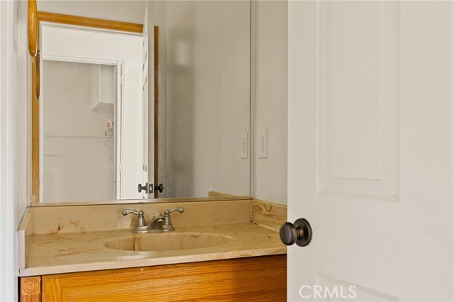 Detail Gallery Image 11 of 29 For 2135 Spring Oak Dr, Running Springs,  CA 92382 - 3 Beds | 2/1 Baths
