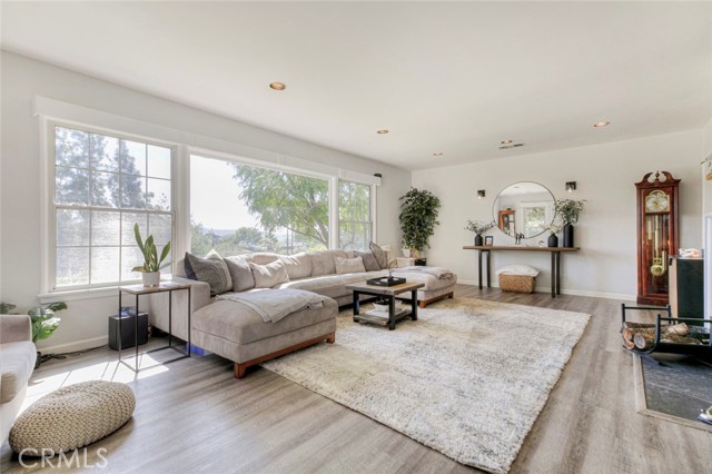 Detail Gallery Image 10 of 32 For 10557 Mahoney, Sunland,  CA 91040 - 3 Beds | 2 Baths