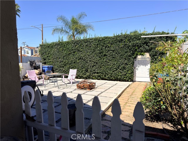 Detail Gallery Image 4 of 49 For 1318 E 100th St, Los Angeles,  CA 90002 - 3 Beds | 2 Baths