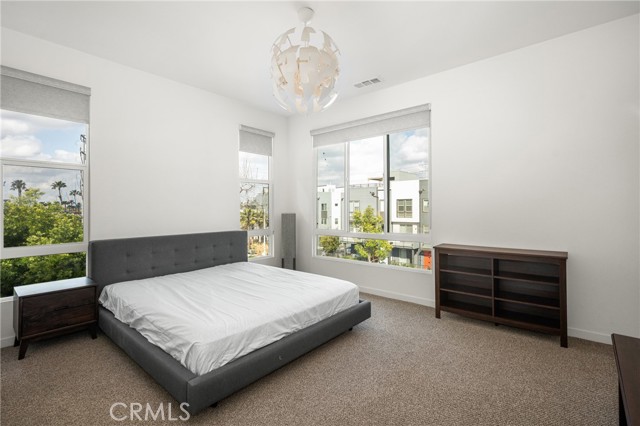 Detail Gallery Image 18 of 31 For 143 Citysquare, Irvine,  CA 92614 - 4 Beds | 3/1 Baths