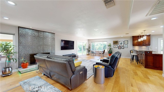 524 S Rancho Simi Drive, Covina CA: https://media.crmls.org/medias/1b678384-0c16-46df-ac7d-d05333ea29f2.jpg