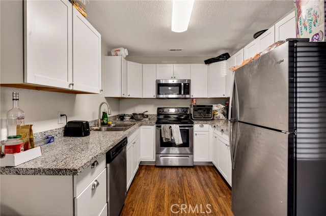 Detail Gallery Image 14 of 27 For 703 W 2nd, Chico,  CA 95926 - – Beds | – Baths