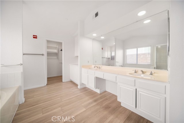 Detail Gallery Image 14 of 39 For 13943 Trigger, Victorville,  CA 92392 - 4 Beds | 3 Baths