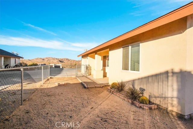 60803 Division Street, Joshua Tree CA: https://media.crmls.org/medias/1b68ae0b-91c9-4bb5-81b3-9a01981371c0.jpg