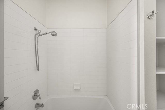 435 W Center Street Promenade, Anaheim CA: https://media.crmls.org/medias/1b69e4f4-af48-496a-8ec9-62e4f51d5e56.jpg