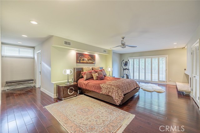 Detail Gallery Image 26 of 62 For 18621 Paseo Nuevo Dr, Tarzana,  CA 91356 - 4 Beds | 3/1 Baths
