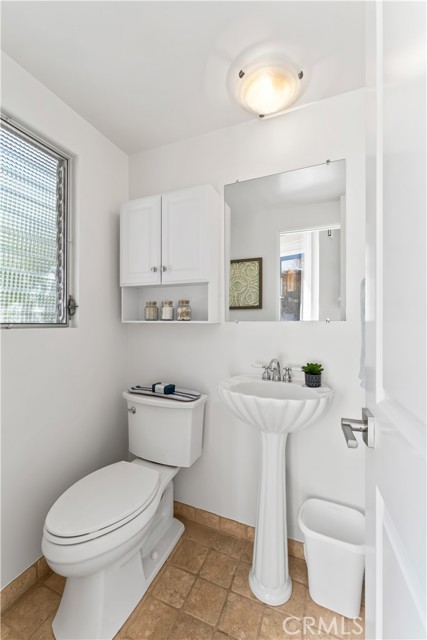 Detail Gallery Image 25 of 46 For 1961 San Remo Dr, Laguna Beach,  CA 92651 - 3 Beds | 2/1 Baths