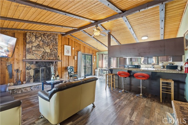 Detail Gallery Image 4 of 32 For 44667 Barton, Sugarloaf,  CA 92386 - 2 Beds | 2 Baths