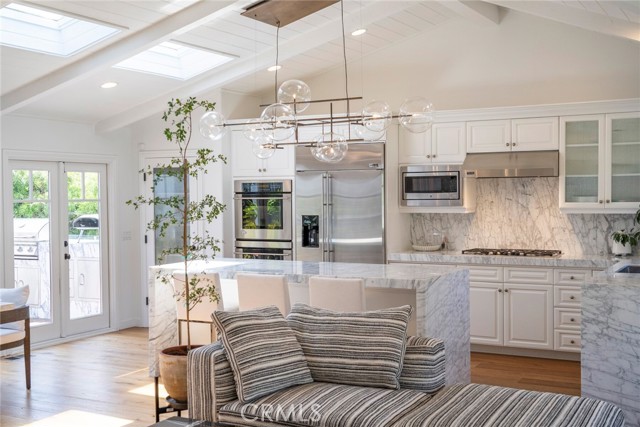 Detail Gallery Image 8 of 56 For 461 Poplar St, Laguna Beach,  CA 92651 - 4 Beds | 4 Baths