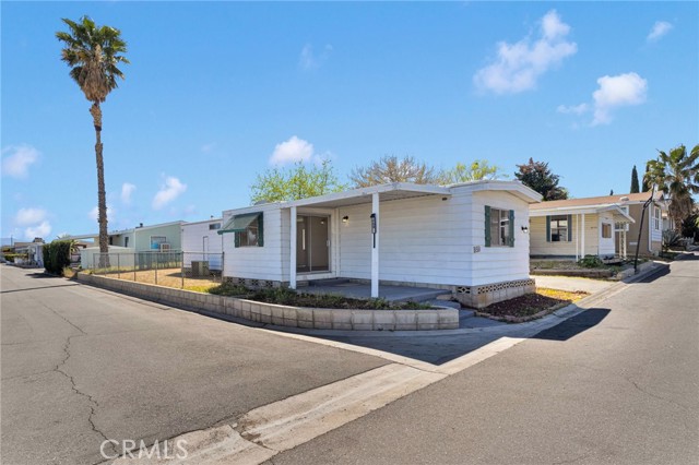 Detail Gallery Image 2 of 38 For 20683 Waalew #59, Apple Valley,  CA 92307 - 2 Beds | 2 Baths