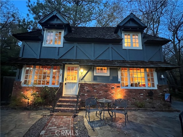 28972 North Shore Road, Lake Arrowhead CA: https://media.crmls.org/medias/1b6e4de1-ed96-4cf3-86b9-b4d5daaa1fd9.jpg