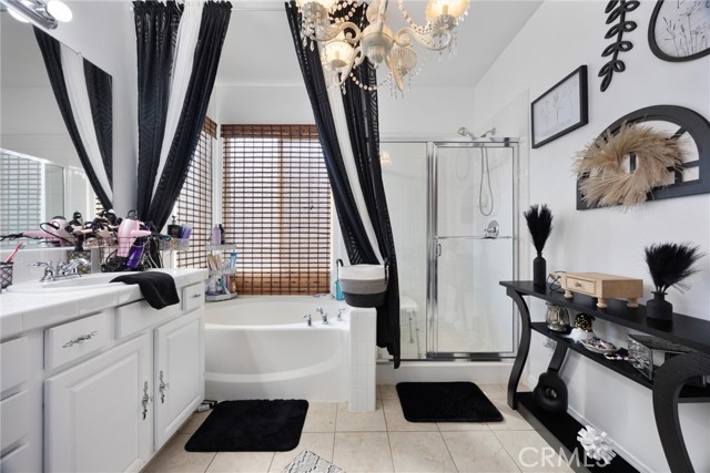 11113 Cypress Falls Avenue, Bakersfield CA: https://media.crmls.org/medias/1b6e6290-6795-4c12-a4f3-d31db254323d.jpg