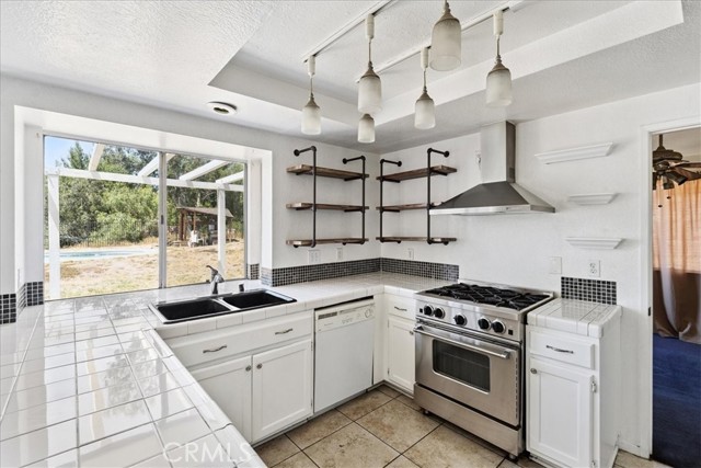 7524 Sunny Ridge, Highland CA: https://media.crmls.org/medias/1b6f261f-62fc-485e-a039-796559494a52.jpg