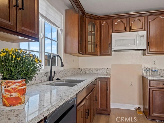 Detail Gallery Image 5 of 14 For 804 Terrace, San Bernardino,  CA 92410 - 3 Beds | 2 Baths