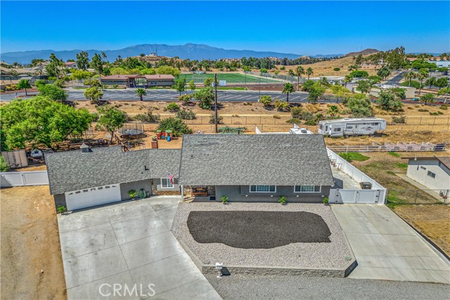 Detail Gallery Image 1 of 49 For 2311 Indian Horse Dr, Norco,  CA 92860 - 6 Beds | 2 Baths