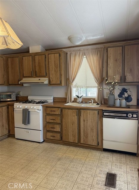 Detail Gallery Image 5 of 32 For 23456 Ottawa Rd #19,  Apple Valley,  CA 92308 - 2 Beds | 1 Baths