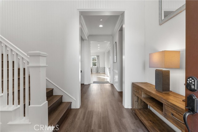 Detail Gallery Image 7 of 73 For 27601 Skylark Ln, Saugus,  CA 91350 - 6 Beds | 5/1 Baths