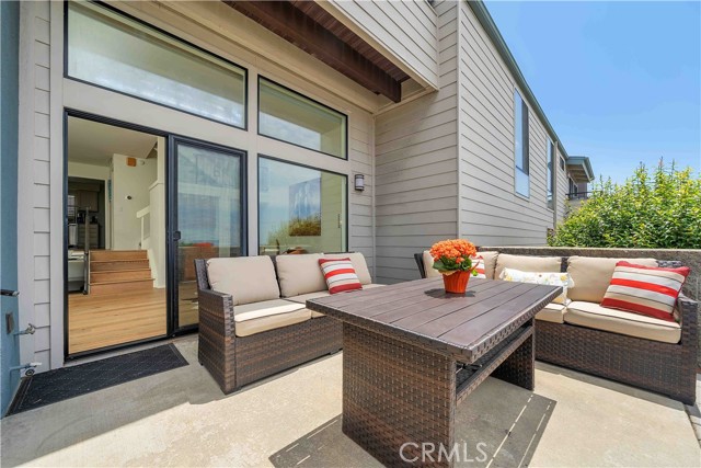 420 Palos Verdes Boulevard, Redondo Beach CA: https://media.crmls.org/medias/1b71690a-5ed0-491b-9faa-fcf9b93ca560.jpg