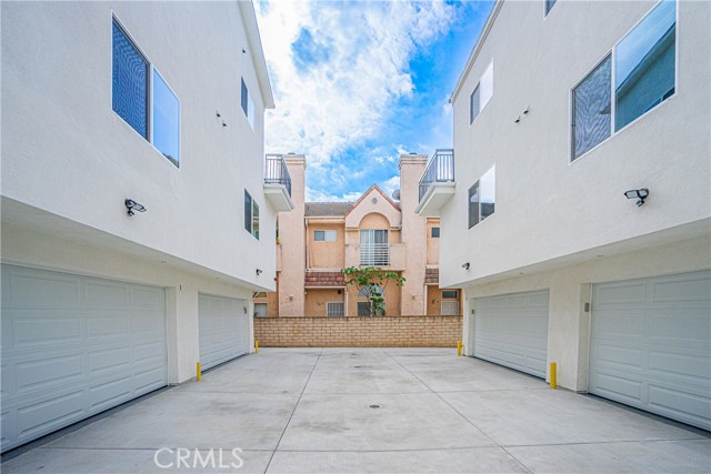 Detail Gallery Image 2 of 39 For 11602 Valley View Ave #4,  Whittier,  CA 90604 - 4 Beds | 4/1 Baths