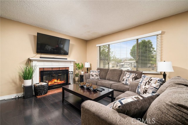 Detail Gallery Image 8 of 43 For 25459 33rd, San Bernardino,  CA 92404 - 3 Beds | 2 Baths