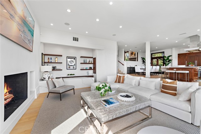 2907 Cliff Drive, Newport Beach CA: https://media.crmls.org/medias/1b71bcfe-5e70-4937-b418-a80dd8865fd2.jpg