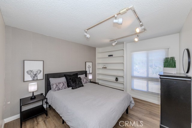 Detail Gallery Image 7 of 14 For 582 N La Nae Cir, Orange,  CA 92869 - 4 Beds | 2 Baths