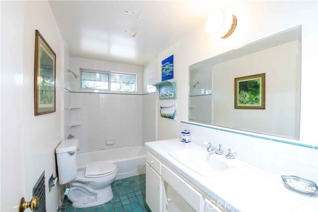 22654 Dolorosa Street, Woodland Hills CA: https://media.crmls.org/medias/1b7593fc-9296-4392-a834-bf40ecc489cb.jpg